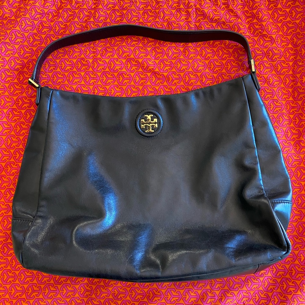 Tory Burch Black Leather Dena Hobo shoulder bag.